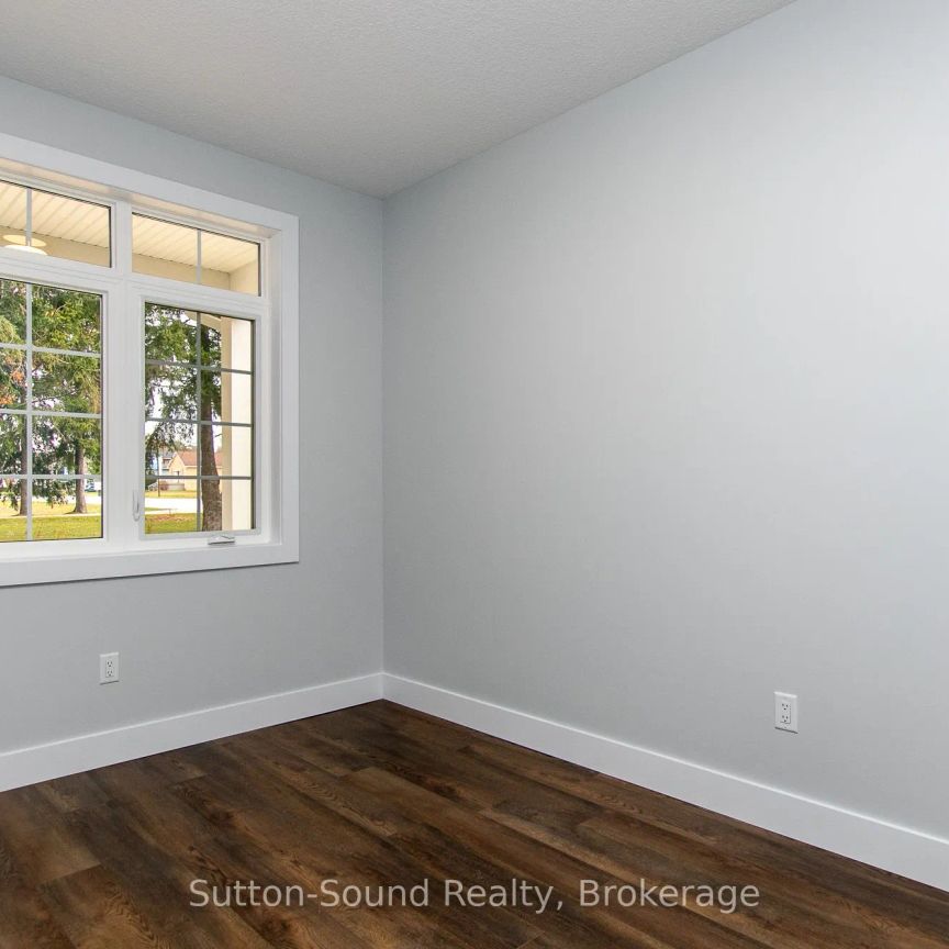 202 Queen Street W #5 - Photo 1