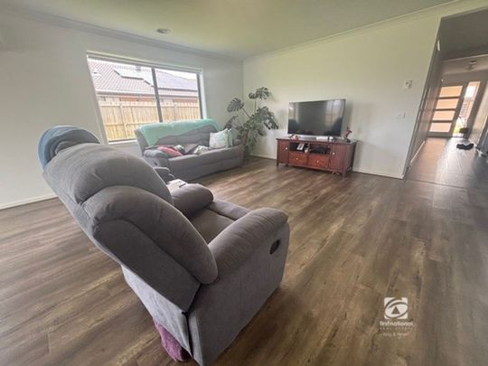 MODERN COMFORT - Photo 1