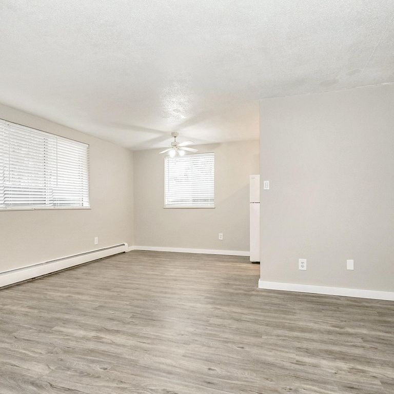 Sandstone Apartments - Choose your rent level - Call for Details - All utilities & parking included - Photo 1