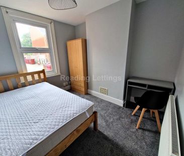 4 bedroom terraced house to rent - Photo 5