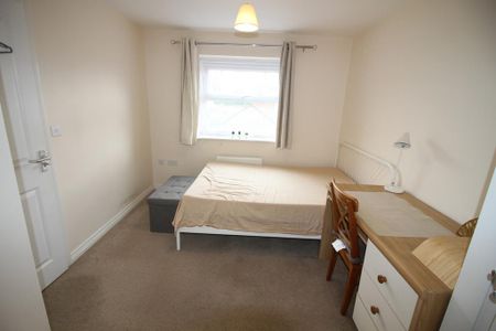 3 bedroom terraced house to rent - Photo 2