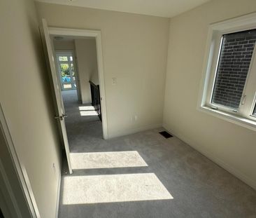 For Lease - 23 Bluebird Lane, Barrie, Ontario - Photo 6