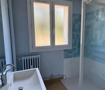 Location Appartement 3 pièces 58m² PRIVAS 07000 - Photo 2