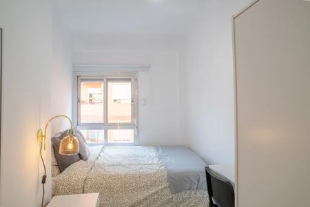 Carrer de Sant Lluís Bertran, Torrent, Valencian Community 46900 - Photo 2