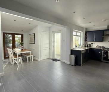 Woodcote Avenue, NW7, London - Photo 6