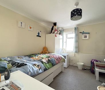 3 bedroom semi-detached house to rent - Photo 6