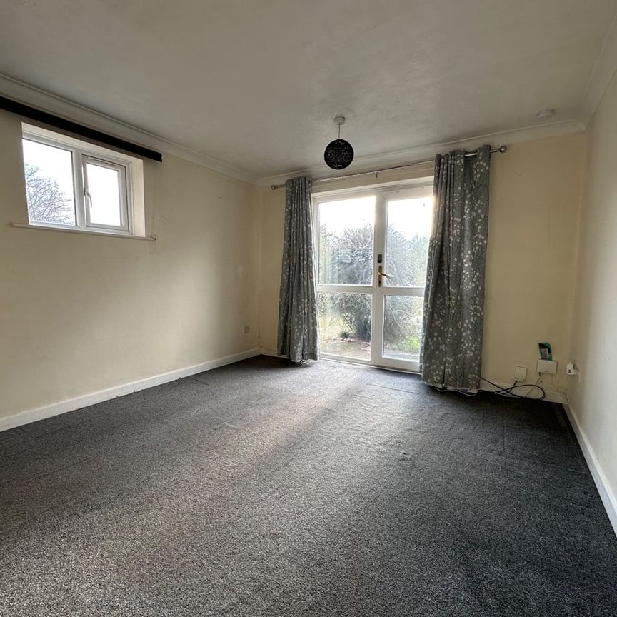 Studio Flat, Alma Road, SO14 - Photo 1