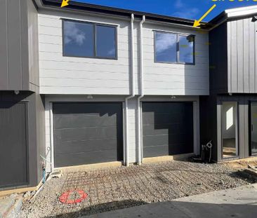 Modern 3-Bedroom Townhouse with Study & Internal Garage in Weymouth - Photo 3