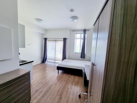 Studio to rent - Photo 2