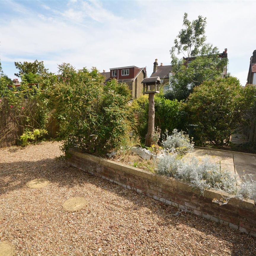 Lyveden Road, Colliers Wood, London, SW17 - Photo 1