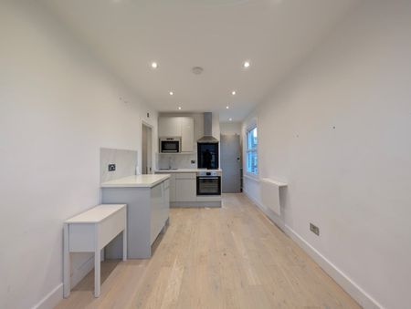 Studio Flat, Junction Road, N19 - Photo 3