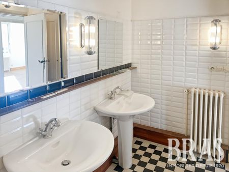 Location Maison 6 pièces 155m² NANTES 44000 - Photo 4