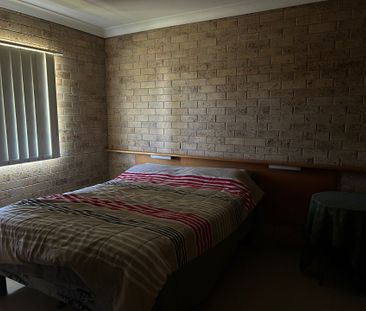 Unit in quiet complex - Fully Furnished - Photo 1