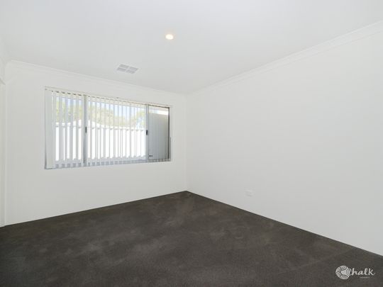 BEAUTIFUL BRAND NEW FAMILY HOME!!! - Photo 1