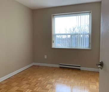 365 Eglinton Avenue East - Photo 3