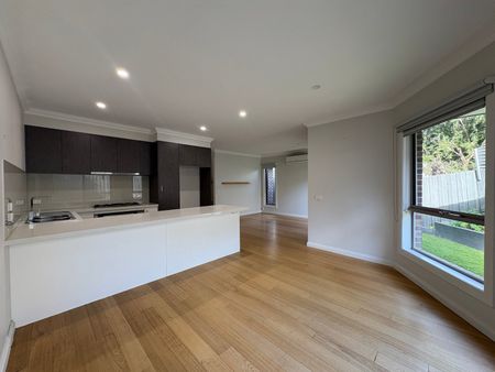 12 Dennis Street, Heidelberg Heights - Photo 3