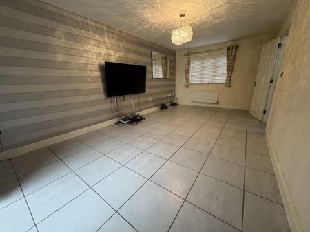 Violet Close, Northampton, Wootton - Photo 2