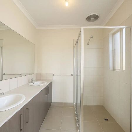 “Fresh carpet and new paint” - Photo 2