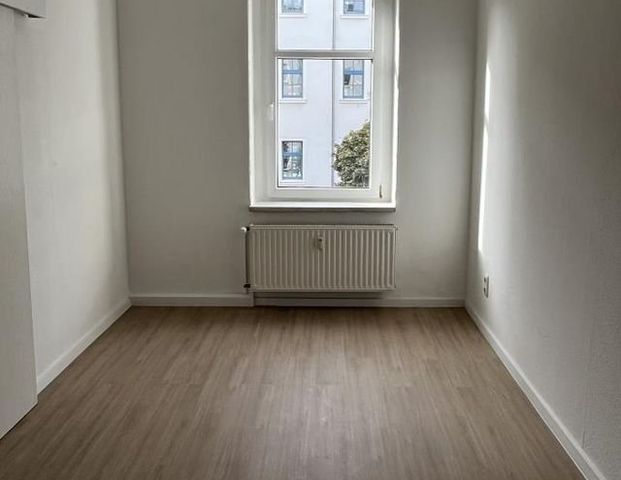 Erstbezug nach Renovierung! Ihr WohlfÃ¼hlort mit schÃ¶nem Balkon und WohnkÃ¼che! - Foto 1