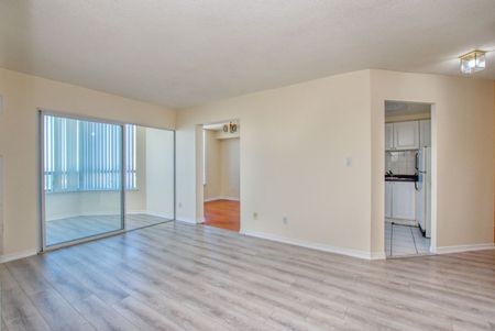 For Lease - 135 Hillcrest Avenue Unit# 2212, Mississauga, Ontario - Photo 2