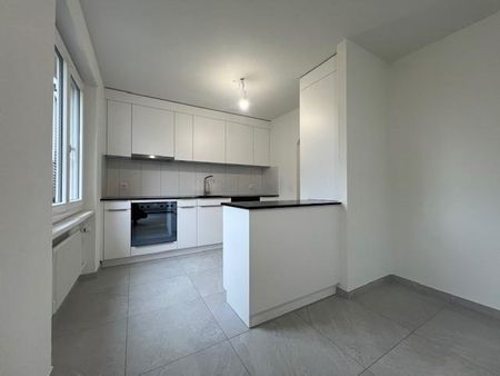Zu vermieten in Büetigen: Renovierte 4,5-Zimmer-Wohnung, mit Garten - Photo 2