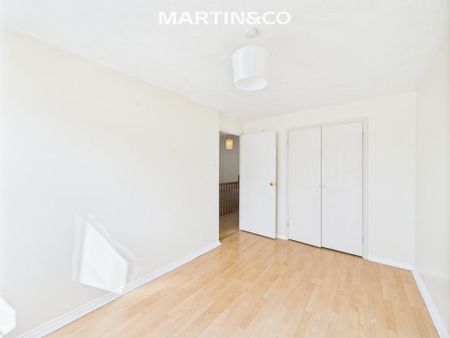 4 bedroom end of terrace house to rent - Photo 4