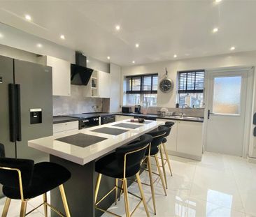 2 bedroom semi-detached house to rent - Photo 3