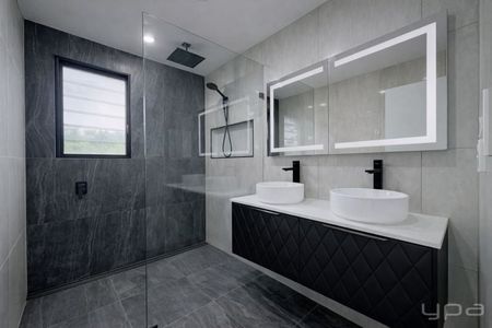 Newly renovated home on large fully fenced block - Photo 2