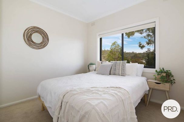 BEAUTIFUL HOME WITH STUNNING VIEWS! - Photo 1