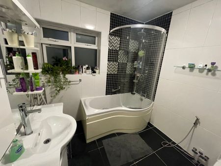 Room in a Shared House, Vyner Road, W3 - Photo 3