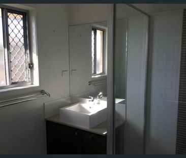 RENTAL DISCLAIMER: Rent will increase from $600 PW to $670 PW after... - Photo 3