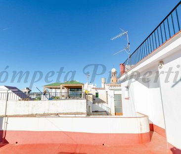 Townhouse in Cómpeta, Inland Andalucia at the foot of the mountains - Photo 6