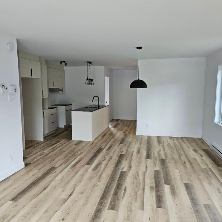 Appartement 4 ½ à Louer à Charlesbourg - Photo 1