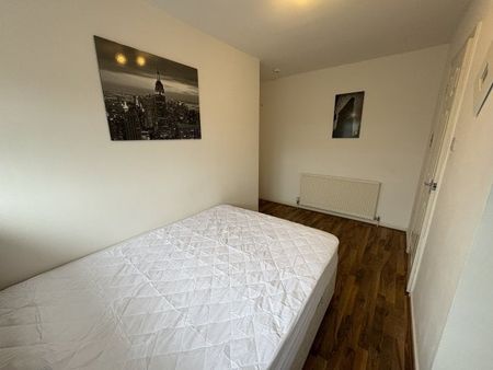 California Road, Oldbury, B69 - Photo 4