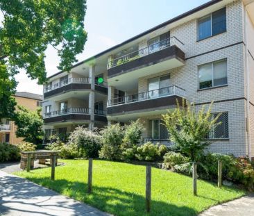 Spacious Two Bedroom In The Heart Of Hurstville - Photo 3