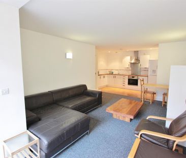 2 bedroom flat to rent - Photo 3