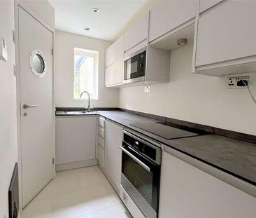 The Annexe, Back Street, Winchester, Hampshire, SO23 - Photo 3