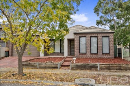 Affordable Living in Vibrant Craigieburn! - Photo 3