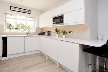 2 bedroom flat to rent - Photo 3