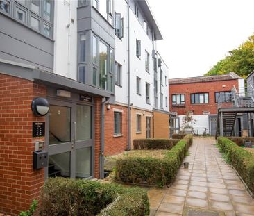 3 bedroom apartment to rent - Photo 4