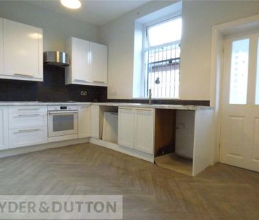2 bedroom end of terrace house to rent - Photo 4
