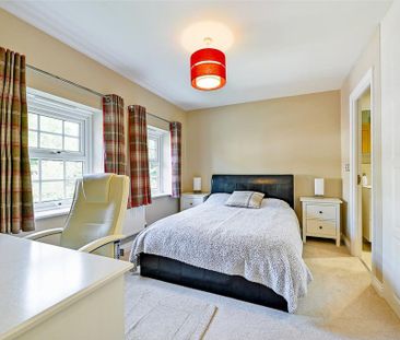 5 bedroom detached house to rent - Photo 4