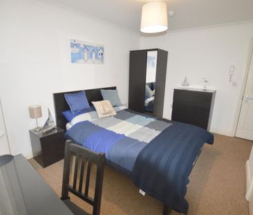 1 bedroom in a house share to rent - Photo 5
