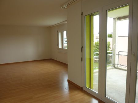 "Helle Wohnung mit tollem Balkon" - Photo 2