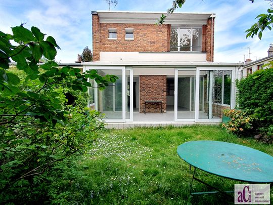 Maison L Hay Les Roses 4 pièce(s) 93.92 m2 - Photo 1