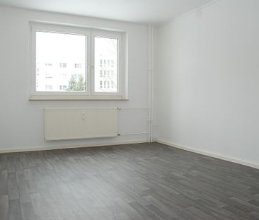 Sofort verfügbare 2-Raum-Wohnung mit Einbauküche - Photo 1