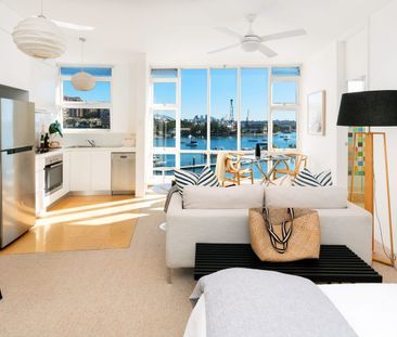 Furnished Sun-Bathed Studio With Uninterrupted Harbour & Bridge Views - Photo 3