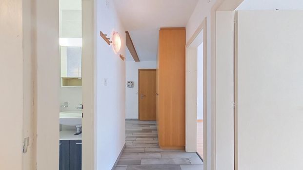 À Louer 3.5 pièces lumineux dans un cadre verdoyant, au centre-ville de Martigny - Foto 1