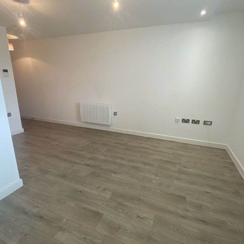 Edinburgh Gate - Photo 1