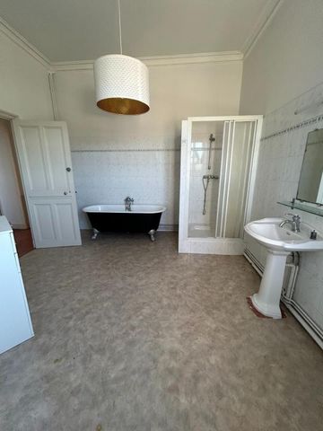 Location Appartement 4 pièces 135m² AVIGNON 84000 - Photo 5